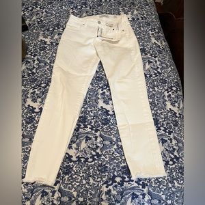 Lucky 🍀 Brand Lolita Crop size4/27, 26” inseam jeans, raw hem jeans. Like new!